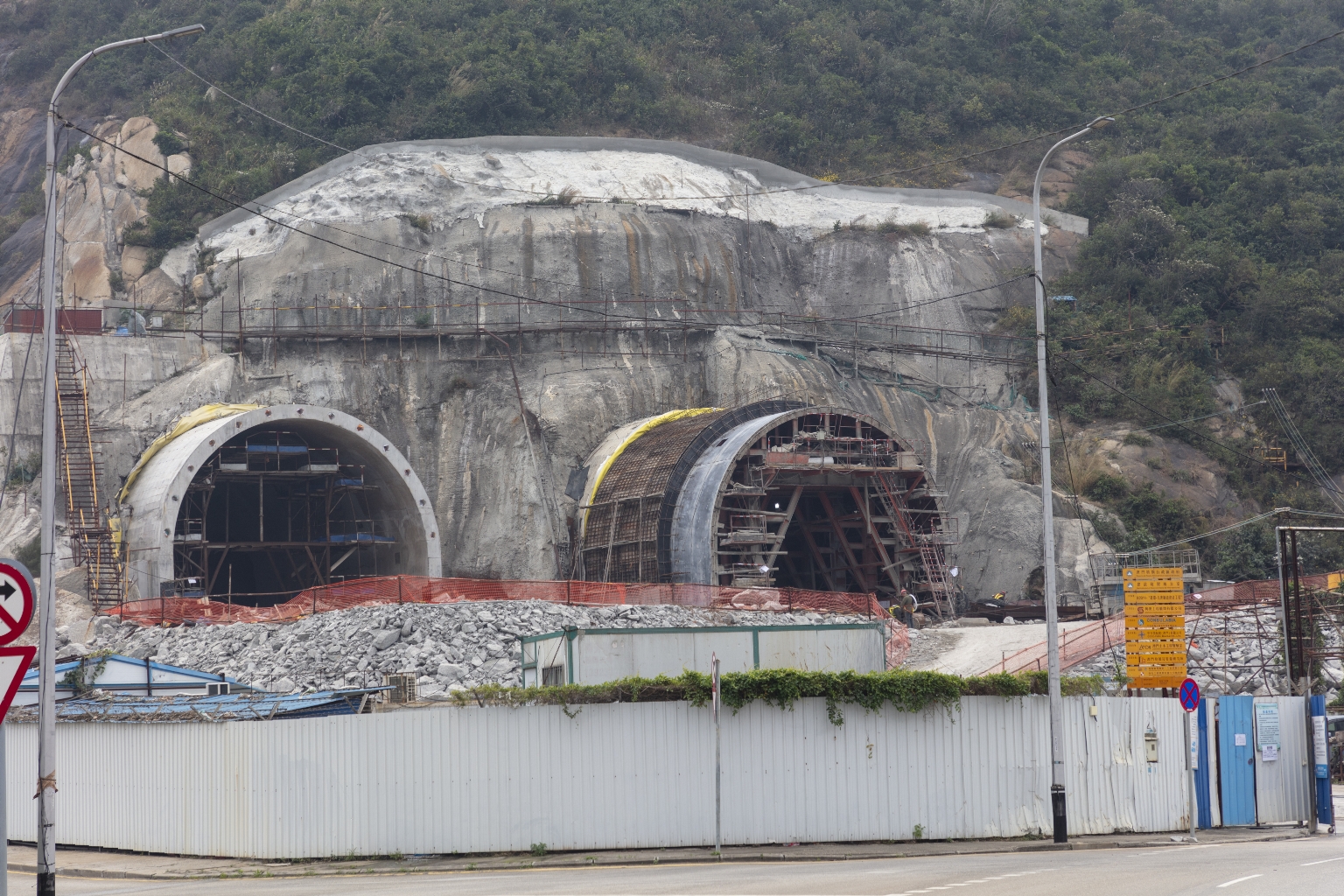 建設中的九澳隧道