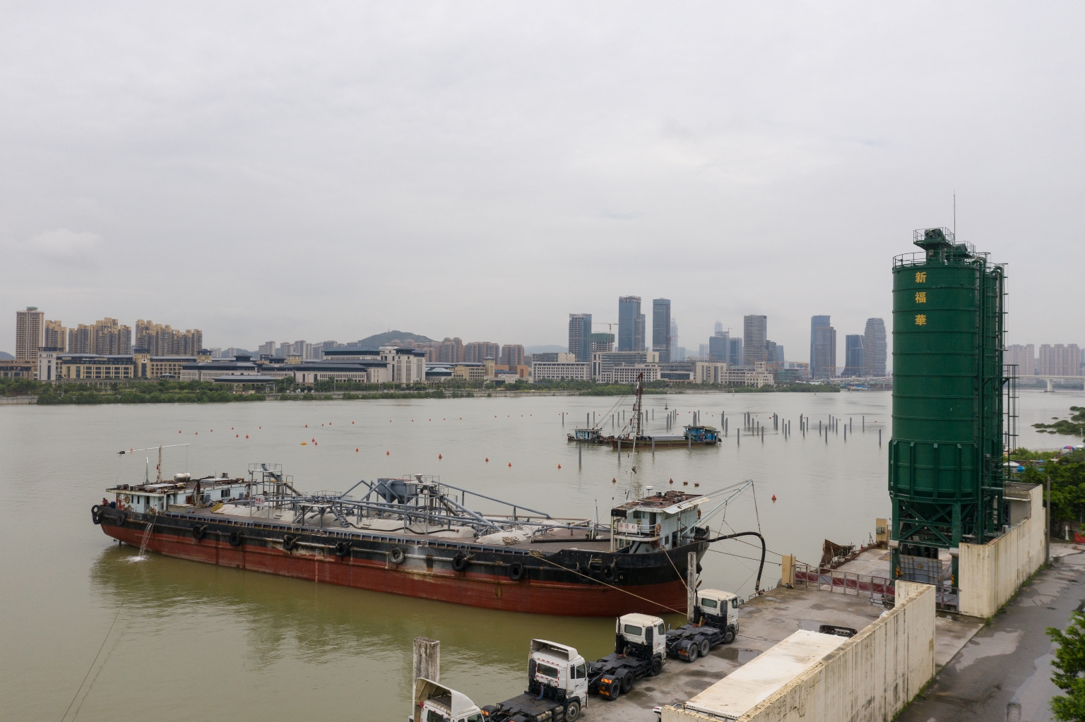 橫琴河聯生工業區水泥裝卸碼頭